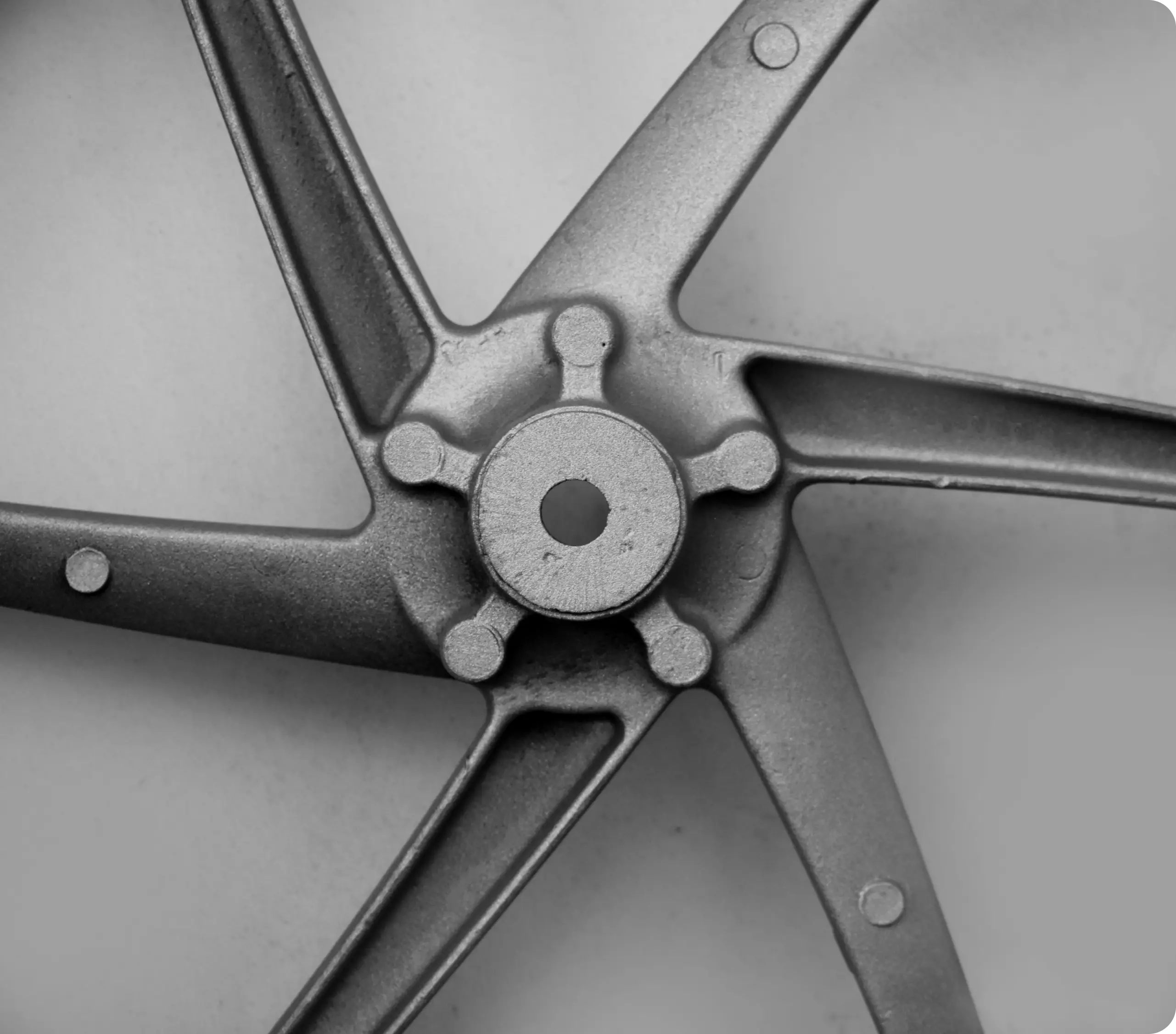 ¿Buscas un <span class='font-bold'>acabado perfecto</span> en piezas que no pueden golpearse?